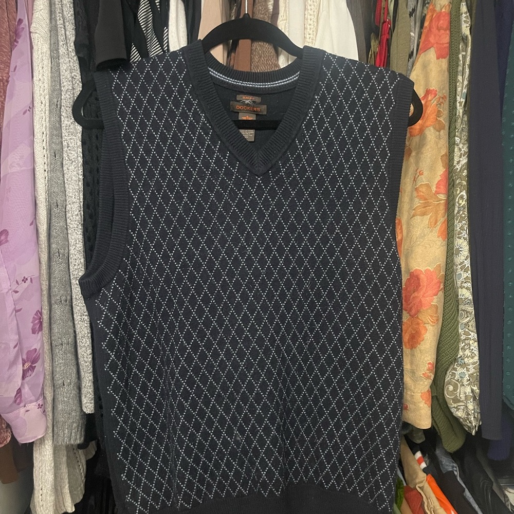 Dockers Black and White Vest with Diamond Texture